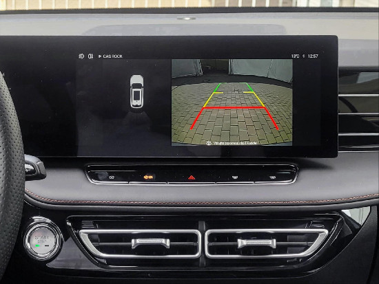 Nový vůz MG HS 1,5 TGI 6MAN 170k  Emotion šedá metalíza Benzín Manuální