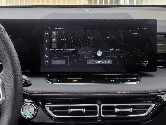 Nový vůz MG HS 1,5 TGI 6MAN 170k  Emotion šedá metalíza Benzín Manuální