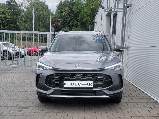 Nový vůz MG ZS 1,5 HEV 102k 3AT  Exclusive světle šedá metalíza hybridní - benzin Automatická