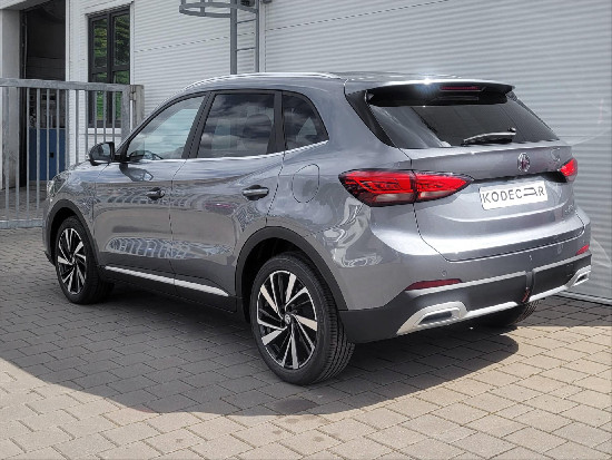 Nový vůz MG ZS 1,5 HEV 102k 3AT  Exclusive světle šedá metalíza hybridní - benzin Automatická
