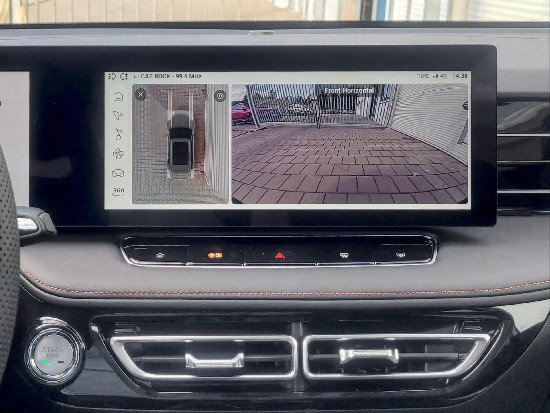 Nový vůz MG HS 1,5 Exclusive HEV 2AT 143k stříbrná metalíza hybridní - benzin Automatická