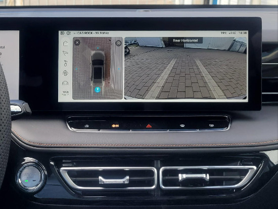 Nový vůz MG HS 1,5 HEV 2AT 143k  Exclusive stříbrná metalíza hybridní - benzin Automatická