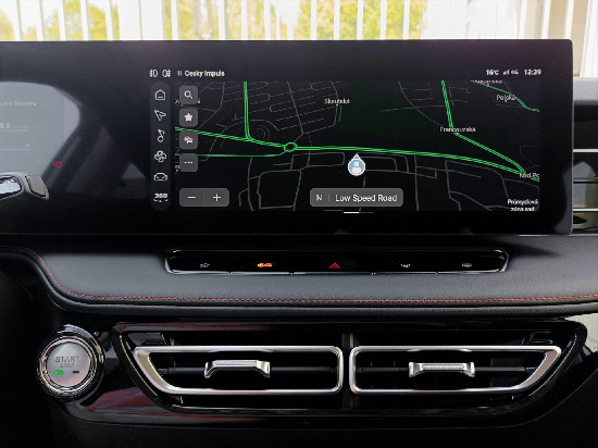 Nový vůz MG HS 1,5 HEV 2AT 143k  Exclusive bílá metalíza hybridní - benzin Automatická