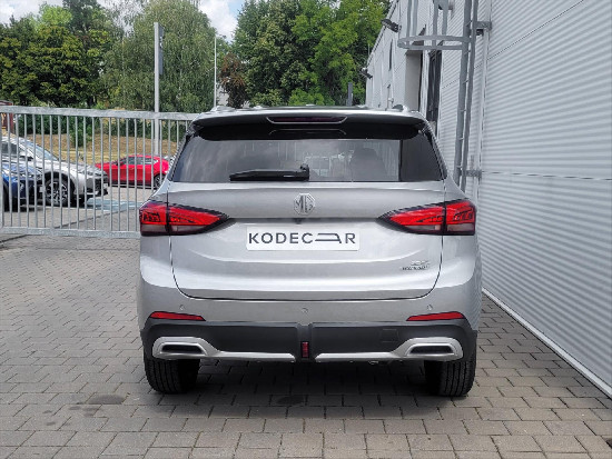 Nový vůz MG ZS 1,5 Exclusive HEV 102k 3AT stříbrná metalíza hybridní - benzin Automatická