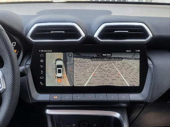 Nový vůz MG ZS 1,5 HEV 102k 3AT  Exclusive černá metalíza hybridní - benzin Automatická