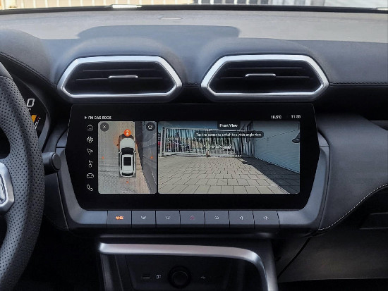 Nový vůz MG ZS 1,5 HEV 102k 3AT  Exclusive černá metalíza hybridní - benzin Automatická