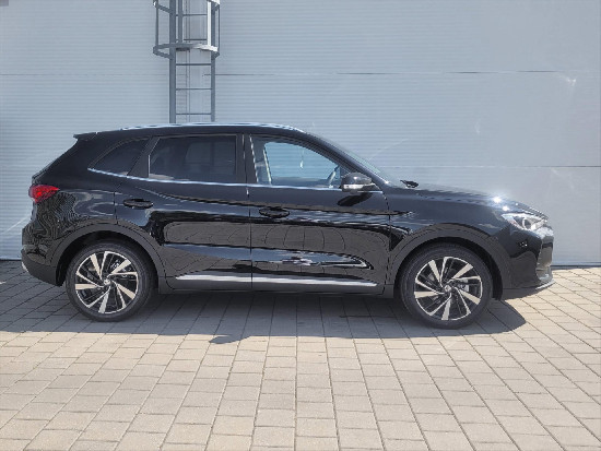 Nový vůz MG ZS 1,5 HEV 102k 3AT  Exclusive černá metalíza hybridní - benzin Automatická