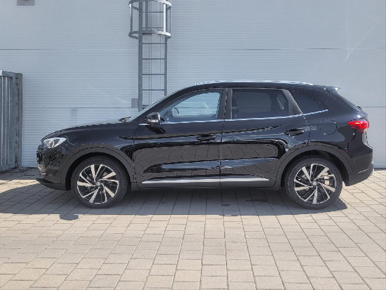 Nový vůz MG ZS 1,5 HEV 102k 3AT  Exclusive černá metalíza hybridní - benzin Automatická
