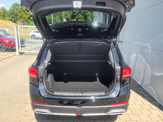 Nový vůz MG ZS 1,5 HEV 102k 3AT  Exclusive černá metalíza hybridní - benzin Automatická