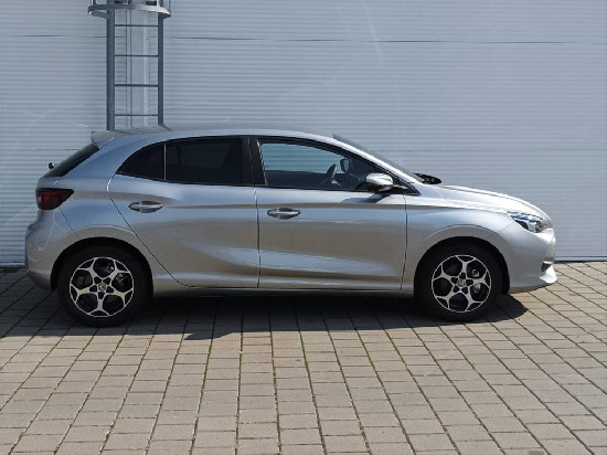 Nový vůz MG MG3 1,5 Hybrid+ 195k AT 4x2 100kW+75kW Exclusive stříbrná metalíza hybridní - benzin Automatická