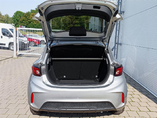 Nový vůz MG MG3 1,5 Hybrid+ 195k AT 4x2 100kW+75kW Exclusive stříbrná metalíza hybridní - benzin Automatická