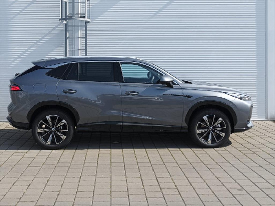 Nový vůz MG HS 1,5 TGI 7AT 170k  Emotion šedá metalíza Benzín Automatická