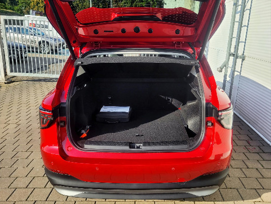 Nový vůz MG MGS5 EV 0,0 231k 64kWh 1AT  Exclusive červená metalíza Elektro Automatická