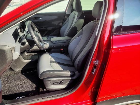 Nový vůz MG MGS5 EV 0,0 Exclusive 231k 64kWh 1AT červená metalíza Elektro Automatická