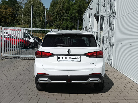 Nový vůz MG ZS 1,5 DVVT 106k 5MAN  Elegance bílá Benzín Manuální