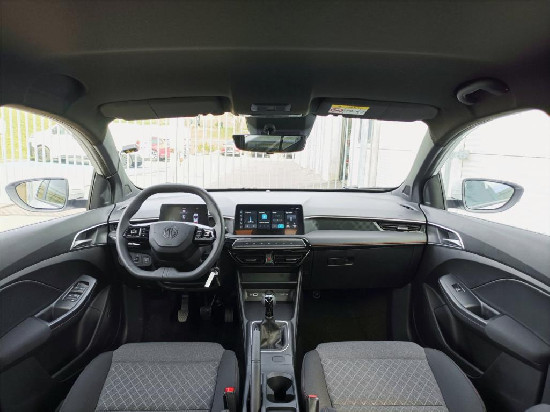 Nový vůz MG MG3 1,5 116k 5MAN 4x2  Excite bílá Benzín Manuální
