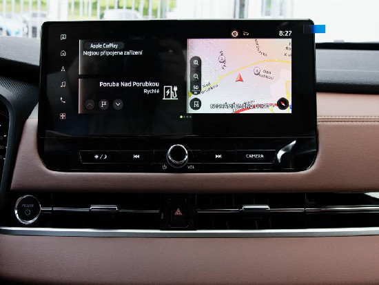 Nový vůz Mitsubishi Outlander 2,4 Instyle+ PHEV 306k AT 4x4 světle šedá metalíza hybridní - benzin Automatická
