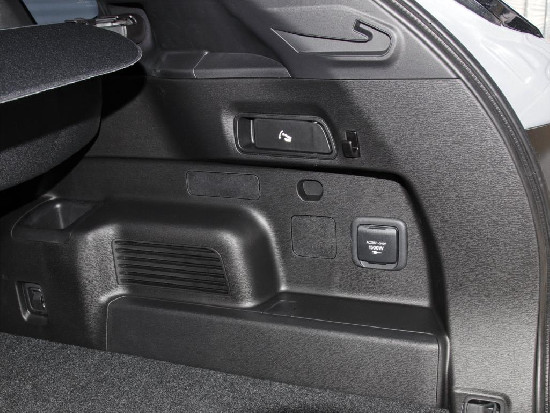Nový vůz Mitsubishi Outlander 2,4 Instyle+ PHEV 306k AT 4x4 světle šedá metalíza hybridní - benzin Automatická