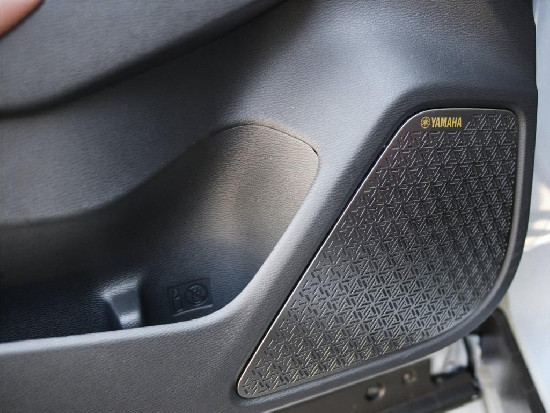 Nový vůz Mitsubishi Outlander 2,4 PHEV 306k AT 4x4  Instyle+ světle šedá metalíza hybridní - benzin Automatická