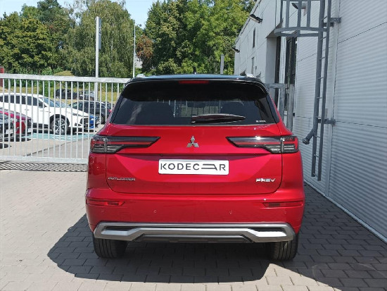 Nový vůz Mitsubishi Outlander 2,4 PHEV 306k AT 4x4  Instyle červená metalíza hybridní - benzin Automatická