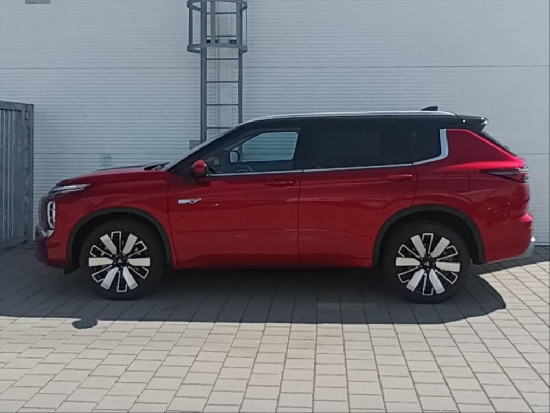 Nový vůz Mitsubishi Outlander 2,4 PHEV 306k AT 4x4  Instyle červená metalíza hybridní - benzin Automatická