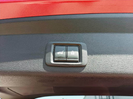 Nový vůz Mitsubishi Outlander 2,4 PHEV 306k AT 4x4  Instyle červená metalíza hybridní - benzin Automatická