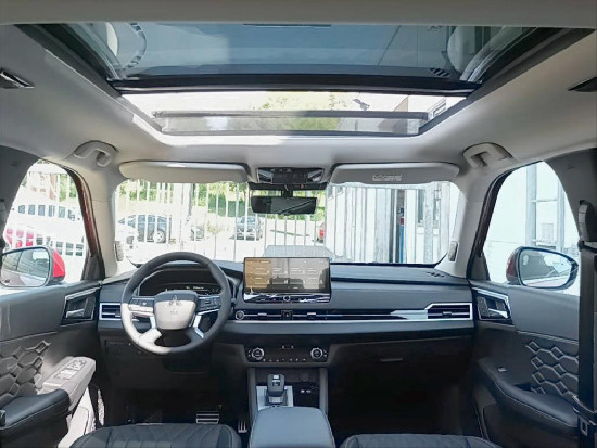 Nový vůz Mitsubishi Outlander 2,4 PHEV 306k AT 4x4  Instyle červená metalíza hybridní - benzin Automatická