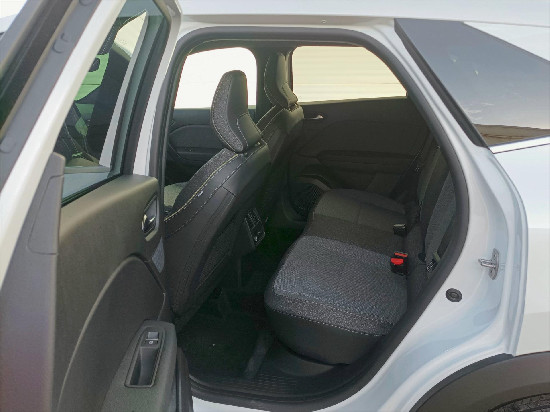 Nový vůz Mitsubishi Grandis 1,3 DI-T Mild Hybrid 141k 7AT 4x2  Intense+ bílá metalíza hybridní - benzin Automatická