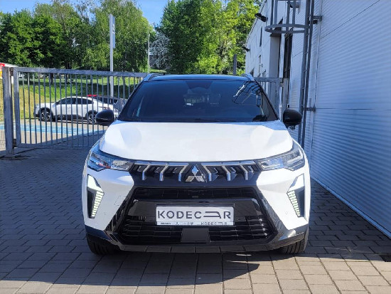 Nový vůz Mitsubishi ASX 1,3 DI-T 140k 6MAN 4x2  Intense+ bílá metalíza hybridní - benzin Manuální