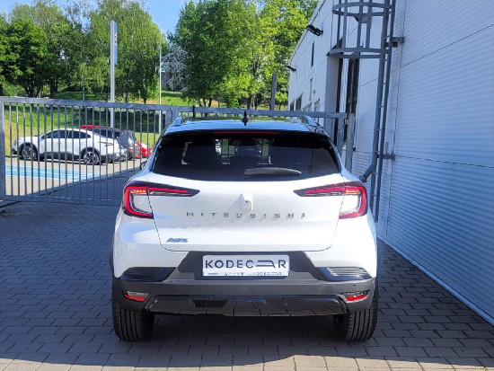 Nový vůz Mitsubishi ASX 1,3 Intense+ DI-T 140k 6MAN bílá metalíza hybridní - benzin Manuální