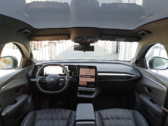 Nový vůz Mitsubishi Eclipse Cross BEV 87kWh AT 218k  Instyle šedá metalíza Elektro Automatická