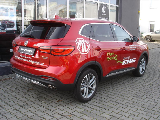 Nový vůz MG EHS 1,5 TGI 10AT  eHS Emotion červená metalíza hybridní - benzin Automatická