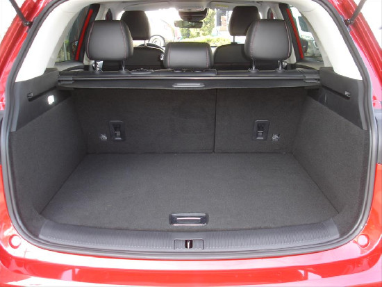 Nový vůz MG EHS 1,5 TGI 10AT  eHS Emotion červená metalíza hybridní - benzin Automatická