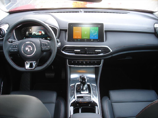 Nový vůz MG EHS 1,5 TGI 10AT  eHS Emotion červená metalíza hybridní - benzin Automatická