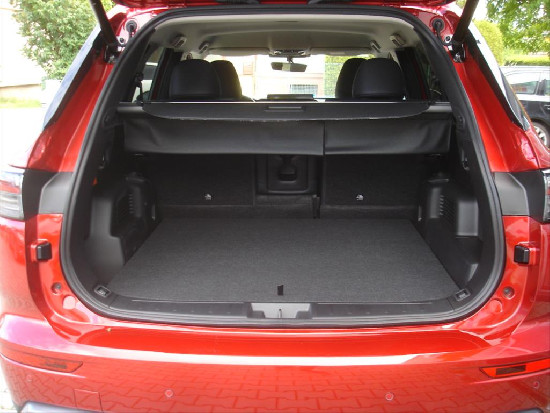 Nový vůz Mitsubishi Outlander 2,4 Intense PHEV 306k AT 4x4 světle šedá metalíza hybridní - benzin Automatická