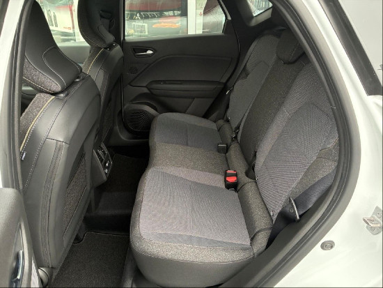 Nový vůz Mitsubishi ASX 1,3 DI-T Mild Hybrid 160k 7AT 4x2  Invite+ bílá metalíza hybridní - benzin Automatická